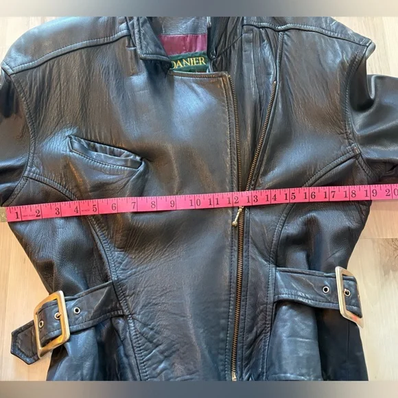 Vintage Danier 100% Leather Zip Biker Jkt, Lined, adjustable straps, Navy, M - Picture 5 of 16